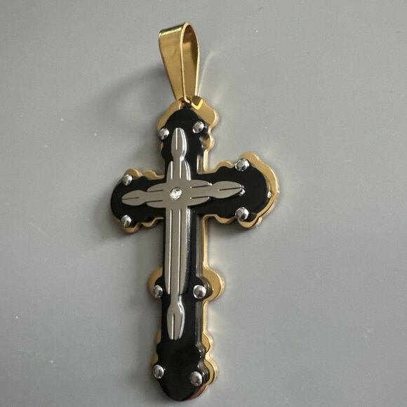 Stainless Steel Cubic Zirconia Gold Black Silver Plated Cross Pendant 24” Chain - Picture 3 of 7